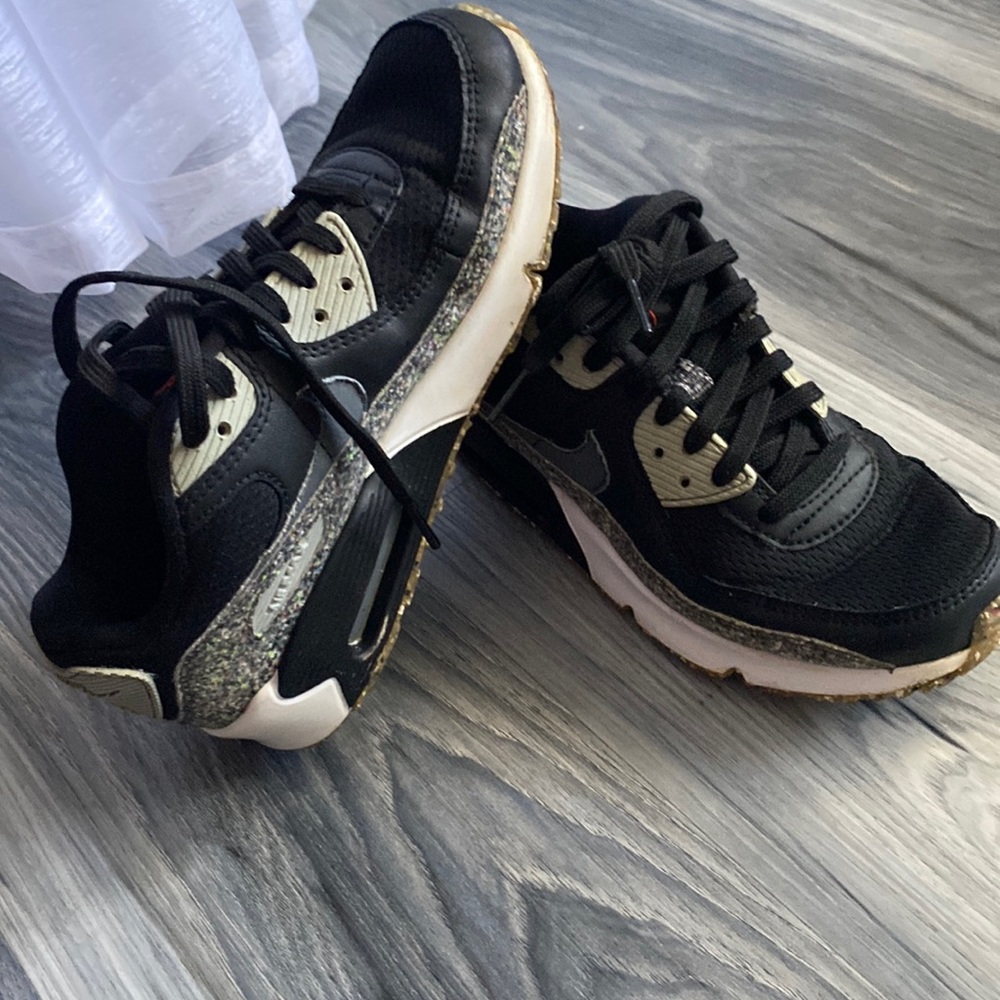 Nike Air Max youth size 4 gently used